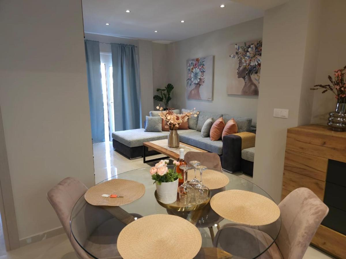 Agora Luxury Apartment 3 Лоутраки Экстерьер фото